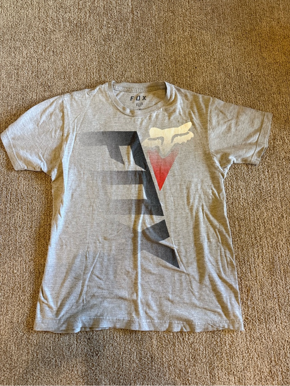 Fox Light Gray Short Sleeve Tee with Black, Cream & Red Graphic